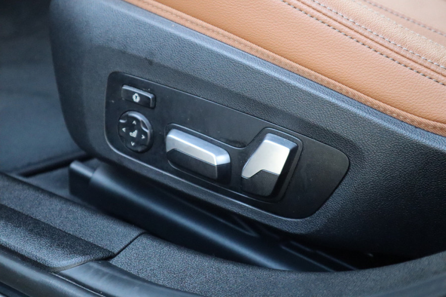 BMW 3-serie 330e High Executive Adaptieve cruise / 360 / Head-up / Harman Kardon / Dode hoek / Leder /