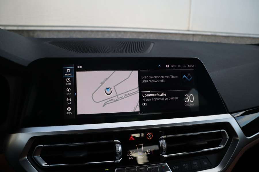 BMW 3-serie 330e High Executive Adaptieve cruise / 360 / Head-up / Harman Kardon / Dode hoek / Leder /