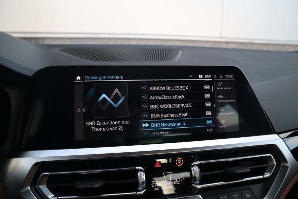 BMW 3-serie 330e High Executive Adaptieve cruise / 360 / Head-up / Harman Kardon / Dode hoek / Leder /