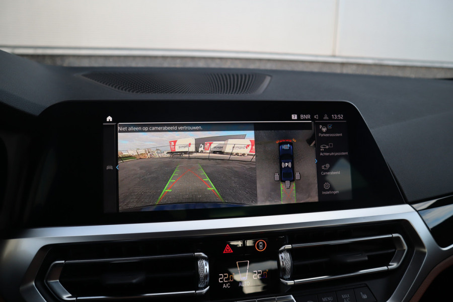 BMW 3-serie 330e High Executive Adaptieve cruise / 360 / Head-up / Harman Kardon / Dode hoek / Leder /