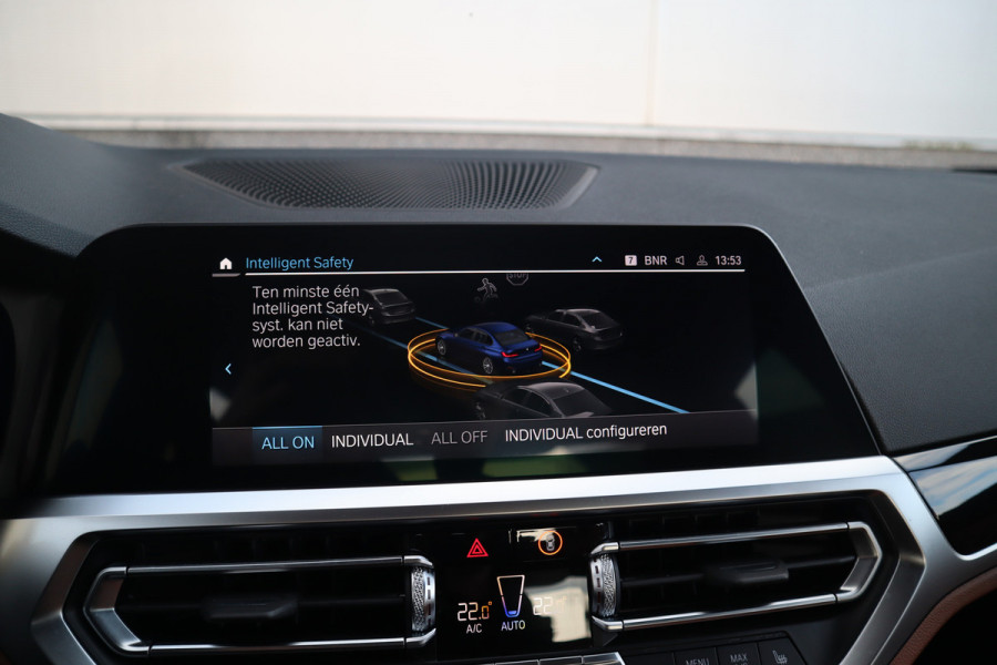 BMW 3-serie 330e High Executive Adaptieve cruise / 360 / Head-up / Harman Kardon / Dode hoek / Leder /