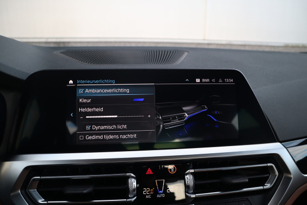BMW 3-serie 330e High Executive Adaptieve cruise / 360 / Head-up / Harman Kardon / Dode hoek / Leder /