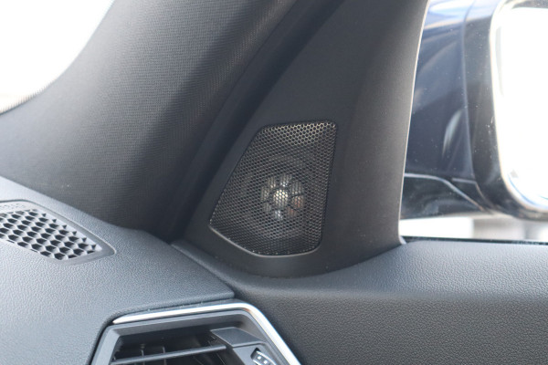 BMW 3-serie 330e High Executive Adaptieve cruise / 360 / Head-up / Harman Kardon / Dode hoek / Leder /