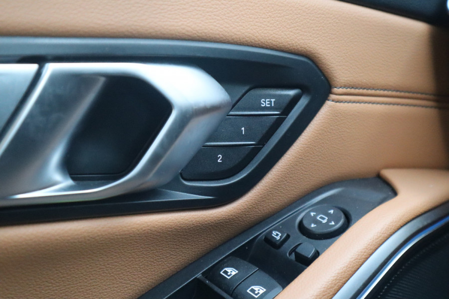 BMW 3-serie 330e High Executive Adaptieve cruise / 360 / Head-up / Harman Kardon / Dode hoek / Leder /
