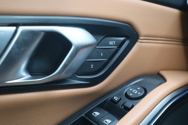 BMW 3-serie 330e High Executive Adaptieve cruise / 360 / Head-up / Harman Kardon / Dode hoek / Leder /