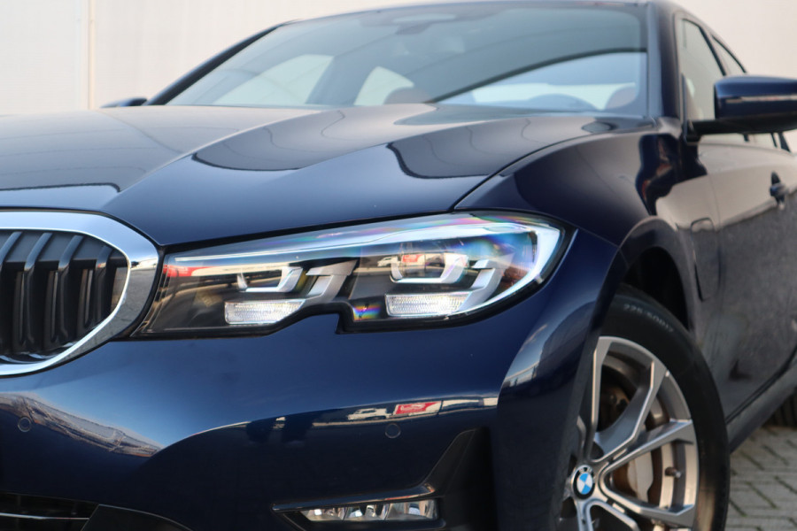 BMW 3-serie 330e High Executive Adaptieve cruise / 360 / Head-up / Harman Kardon / Dode hoek / Leder /