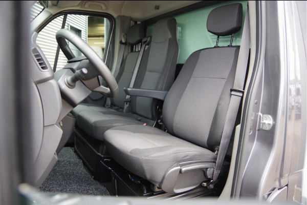 Renault Master BAKWAGEN T35 2.3 dCi 145PK, LAADKLEP, ZIJDEUR, TREKHAAK, CAMERA, NAVI, CRUISE, AIRCO, MEUBELBAK