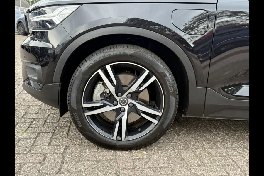 Volvo XC40 1.5 T4 Recharge R-Design | ZUID | 210pk | Parking pack| Draadloos opladen | PHEV | 1.800kg Trekgewicht
