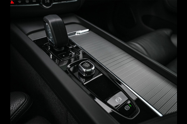 Volvo XC60 2.0 T6 PLUG-IN HYBRID AWD | LONG RANGE | KEYLESS | 360 CAMERA | STOEL- EN STUURVERWARMING | HARMAN/KARDON | ACHTERBANK VERWARMD