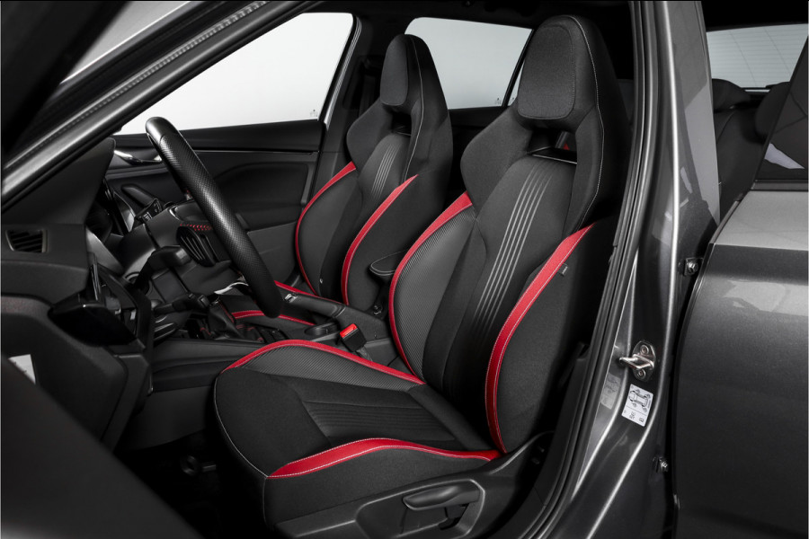 Škoda Kamiq 1.5 TSI ACT 150 PK Monte Carlo - Automaat | Pano | Elek. Trekhaak | Dig. Cockpit | Adapt. Cruise | Stoel+-stuurverw. | PDC | Camera | NAV + App. Connect | ECC | DAB | LM 18" |