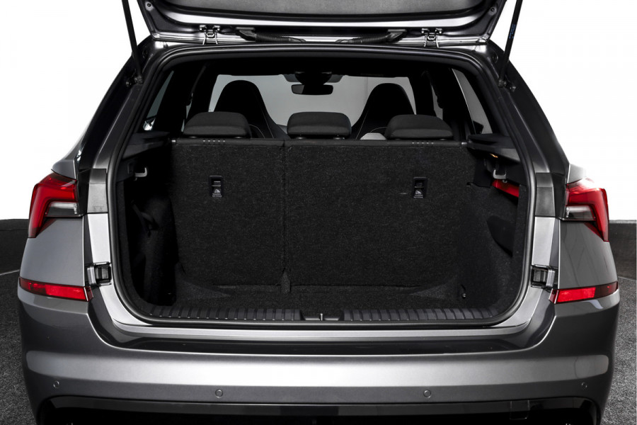 Škoda Kamiq 1.5 TSI ACT 150 PK Monte Carlo - Automaat | Pano | Elek. Trekhaak | Dig. Cockpit | Adapt. Cruise | Stoel+-stuurverw. | PDC | Camera | NAV + App. Connect | ECC | DAB | LM 18" |