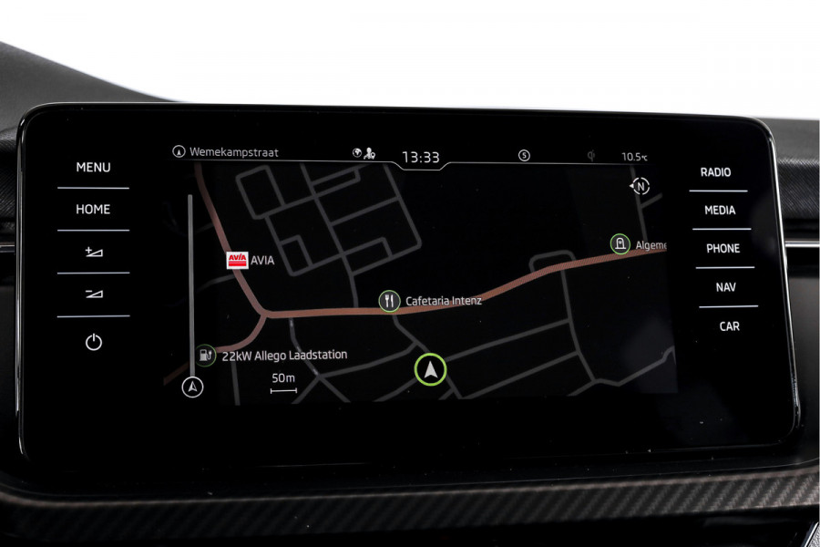 Škoda Kamiq 1.5 TSI ACT 150 PK Monte Carlo - Automaat | Pano | Elek. Trekhaak | Dig. Cockpit | Adapt. Cruise | Stoel+-stuurverw. | PDC | Camera | NAV + App. Connect | ECC | DAB | LM 18" |