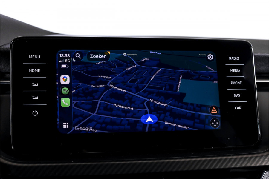 Škoda Kamiq 1.5 TSI ACT 150 PK Monte Carlo - Automaat | Pano | Elek. Trekhaak | Dig. Cockpit | Adapt. Cruise | Stoel+-stuurverw. | PDC | Camera | NAV + App. Connect | ECC | DAB | LM 18" |