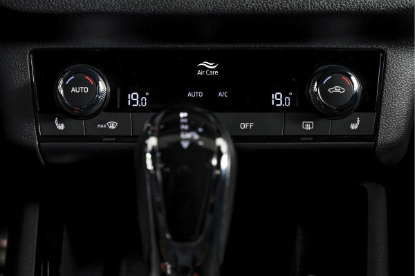 Škoda Kamiq 1.5 TSI ACT 150 PK Monte Carlo - Automaat | Pano | Elek. Trekhaak | Dig. Cockpit | Adapt. Cruise | Stoel+-stuurverw. | PDC | Camera | NAV + App. Connect | ECC | DAB | LM 18" |