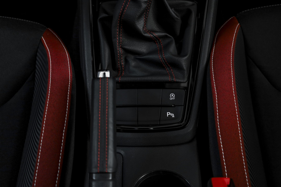 Škoda Kamiq 1.5 TSI ACT 150 PK Monte Carlo - Automaat | Pano | Elek. Trekhaak | Dig. Cockpit | Adapt. Cruise | Stoel+-stuurverw. | PDC | Camera | NAV + App. Connect | ECC | DAB | LM 18" |