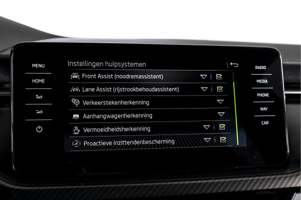 Škoda Kamiq 1.5 TSI ACT 150 PK Monte Carlo - Automaat | Pano | Elek. Trekhaak | Dig. Cockpit | Adapt. Cruise | Stoel+-stuurverw. | PDC | Camera | NAV + App. Connect | ECC | DAB | LM 18" |