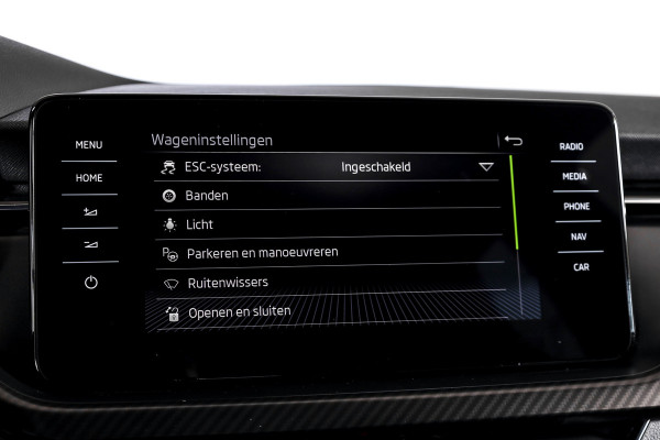 Škoda Kamiq 1.5 TSI ACT 150 PK Monte Carlo - Automaat | Pano | Elek. Trekhaak | Dig. Cockpit | Adapt. Cruise | Stoel+-stuurverw. | PDC | Camera | NAV + App. Connect | ECC | DAB | LM 18" |