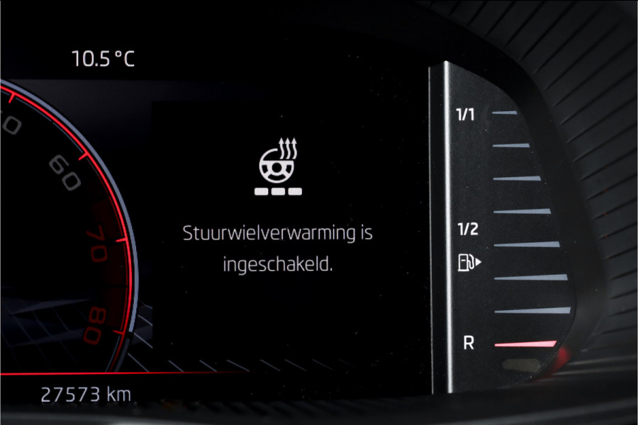 Škoda Kamiq 1.5 TSI ACT 150 PK Monte Carlo - Automaat | Pano | Elek. Trekhaak | Dig. Cockpit | Adapt. Cruise | Stoel+-stuurverw. | PDC | Camera | NAV + App. Connect | ECC | DAB | LM 18" |