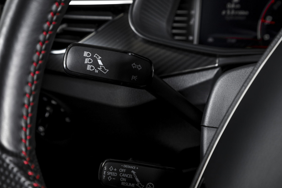 Škoda Kamiq 1.5 TSI ACT 150 PK Monte Carlo - Automaat | Pano | Elek. Trekhaak | Dig. Cockpit | Adapt. Cruise | Stoel+-stuurverw. | PDC | Camera | NAV + App. Connect | ECC | DAB | LM 18" |