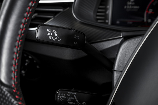 Škoda Kamiq 1.5 TSI ACT 150 PK Monte Carlo - Automaat | Pano | Elek. Trekhaak | Dig. Cockpit | Adapt. Cruise | Stoel+-stuurverw. | PDC | Camera | NAV + App. Connect | ECC | DAB | LM 18" |