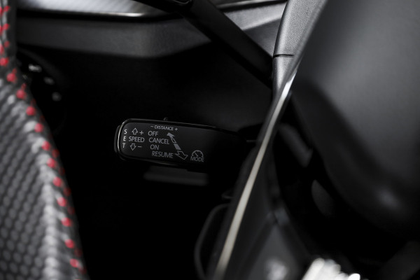 Škoda Kamiq 1.5 TSI ACT 150 PK Monte Carlo - Automaat | Pano | Elek. Trekhaak | Dig. Cockpit | Adapt. Cruise | Stoel+-stuurverw. | PDC | Camera | NAV + App. Connect | ECC | DAB | LM 18" |