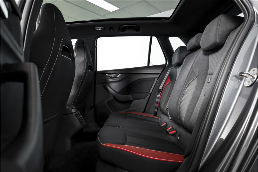 Škoda Kamiq 1.5 TSI ACT 150 PK Monte Carlo - Automaat | Pano | Elek. Trekhaak | Dig. Cockpit | Adapt. Cruise | Stoel+-stuurverw. | PDC | Camera | NAV + App. Connect | ECC | DAB | LM 18" |