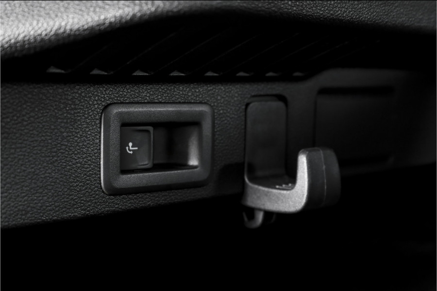 Škoda Kamiq 1.5 TSI ACT 150 PK Monte Carlo - Automaat | Pano | Elek. Trekhaak | Dig. Cockpit | Adapt. Cruise | Stoel+-stuurverw. | PDC | Camera | NAV + App. Connect | ECC | DAB | LM 18" |