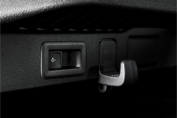 Škoda Kamiq 1.5 TSI ACT 150 PK Monte Carlo - Automaat | Pano | Elek. Trekhaak | Dig. Cockpit | Adapt. Cruise | Stoel+-stuurverw. | PDC | Camera | NAV + App. Connect | ECC | DAB | LM 18" |