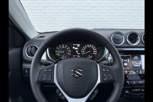 Suzuki Vitara 1.5 Hybrid Style AllGrip | Pano | ACC | Camera | LED | Parelmoer