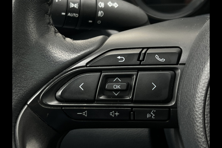 Toyota Yaris 1.5 Hybrid Executive | Pano | JBL Audio | HUD | Camera | Carplay