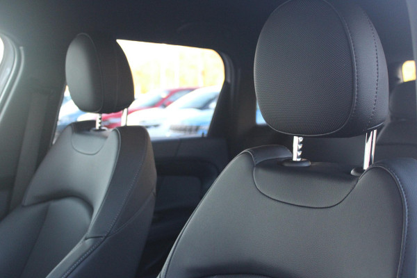 MINI Countryman 2.0 Cooper S E 220PK ALL4 CHILI | UNION JACK ACHTERLICHTEN | LEDEREN BEKLEDING | ELEKTRISCH BEDIENBARE VOORSTOELEN MET GEHEUGENFUNSCTIE OP DE BESTUURDERSSTOEL | STOEL/VOORRUIT VERWARMING | FULL LED KOPLAMPEN | DRAADLOZE APPLE CARPLAY/ANDROID AUTO | DRAADLOZE TELEFOONLADER | NAVIGATIE | EXTRA GETINTE ACHTERRUITEN | ZWART DAK | 18" LICHTMETALEN VELGEN BLACK 10 SPAAKS | ACHTERUITRIJ CAMERA | PARKEERSENSOREN VOOR EN ACHTER | CLIMATE CONTROL | KEYLESS ENTRY/START | HUD (HEAD UP DISPLAY) | ADAPTIVE CRUISE CONTROL | DAB+ RADIO | DONKERE HEMEL BEKLEDING |