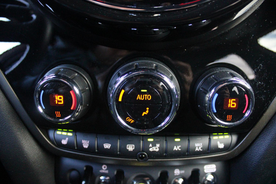 MINI Countryman 2.0 Cooper S E 220PK ALL4 CHILI | UNION JACK ACHTERLICHTEN | LEDEREN BEKLEDING | ELEKTRISCH BEDIENBARE VOORSTOELEN MET GEHEUGENFUNSCTIE OP DE BESTUURDERSSTOEL | STOEL/VOORRUIT VERWARMING | FULL LED KOPLAMPEN | DRAADLOZE APPLE CARPLAY/ANDROID AUTO | DRAADLOZE TELEFOONLADER | NAVIGATIE | EXTRA GETINTE ACHTERRUITEN | ZWART DAK | 18" LICHTMETALEN VELGEN BLACK 10 SPAAKS | ACHTERUITRIJ CAMERA | PARKEERSENSOREN VOOR EN ACHTER | CLIMATE CONTROL | KEYLESS ENTRY/START | HUD (HEAD UP DISPLAY) | ADAPTIVE CRUISE CONTROL | DAB+ RADIO | DONKERE HEMEL BEKLEDING |