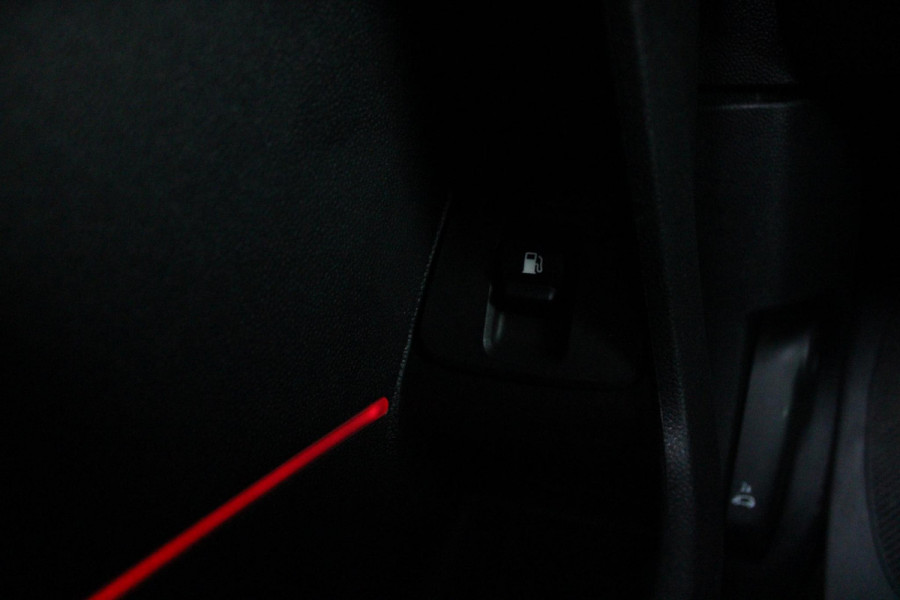 MINI Countryman 2.0 Cooper S E 220PK ALL4 CHILI | UNION JACK ACHTERLICHTEN | LEDEREN BEKLEDING | ELEKTRISCH BEDIENBARE VOORSTOELEN MET GEHEUGENFUNSCTIE OP DE BESTUURDERSSTOEL | STOEL/VOORRUIT VERWARMING | FULL LED KOPLAMPEN | DRAADLOZE APPLE CARPLAY/ANDROID AUTO | DRAADLOZE TELEFOONLADER | NAVIGATIE | EXTRA GETINTE ACHTERRUITEN | ZWART DAK | 18" LICHTMETALEN VELGEN BLACK 10 SPAAKS | ACHTERUITRIJ CAMERA | PARKEERSENSOREN VOOR EN ACHTER | CLIMATE CONTROL | KEYLESS ENTRY/START | HUD (HEAD UP DISPLAY) | ADAPTIVE CRUISE CONTROL | DAB+ RADIO | DONKERE HEMEL BEKLEDING |