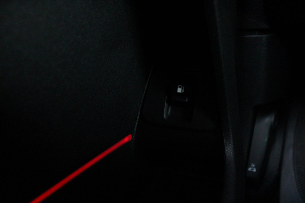 MINI Countryman 2.0 Cooper S E 220PK ALL4 CHILI | UNION JACK ACHTERLICHTEN | LEDEREN BEKLEDING | ELEKTRISCH BEDIENBARE VOORSTOELEN MET GEHEUGENFUNSCTIE OP DE BESTUURDERSSTOEL | STOEL/VOORRUIT VERWARMING | FULL LED KOPLAMPEN | DRAADLOZE APPLE CARPLAY/ANDROID AUTO | DRAADLOZE TELEFOONLADER | NAVIGATIE | EXTRA GETINTE ACHTERRUITEN | ZWART DAK | 18" LICHTMETALEN VELGEN BLACK 10 SPAAKS | ACHTERUITRIJ CAMERA | PARKEERSENSOREN VOOR EN ACHTER | CLIMATE CONTROL | KEYLESS ENTRY/START | HUD (HEAD UP DISPLAY) | ADAPTIVE CRUISE CONTROL | DAB+ RADIO | DONKERE HEMEL BEKLEDING |