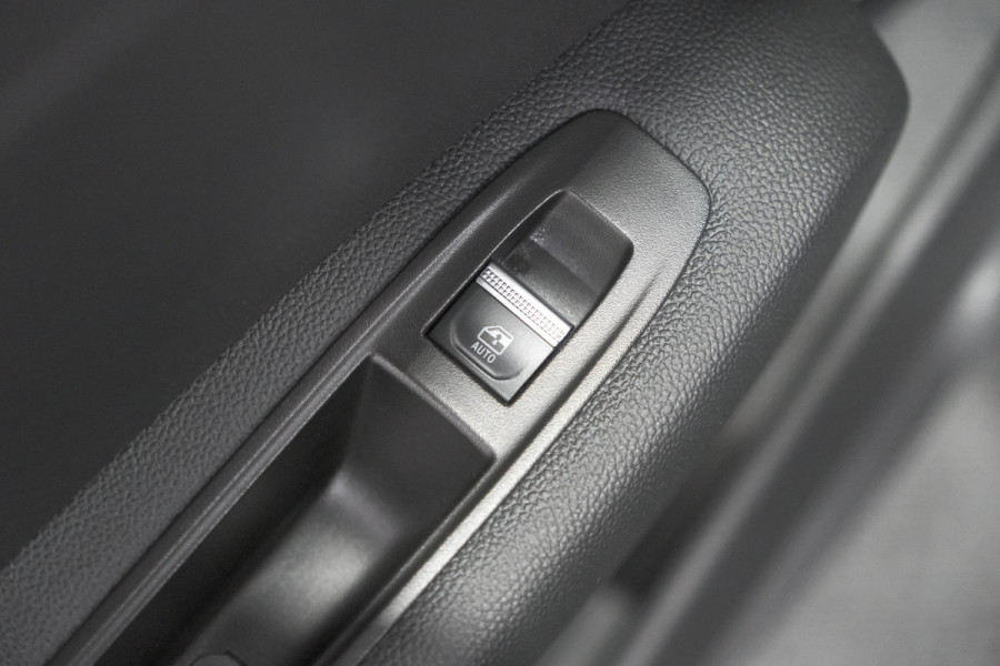 Renault Captur TCe 90 Techno | Nieuw Model | Camera | Navigatie | Apple Carplay | Pack Full Screen | 18 Inch Lichtmetalen Velgen