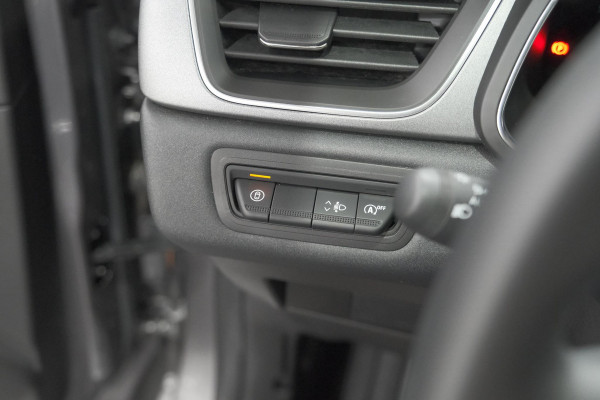 Renault Captur TCe 90 Techno | Nieuw Model | Camera | Navigatie | Apple Carplay | Pack Full Screen | 18 Inch Lichtmetalen Velgen