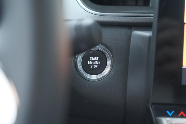 Renault Captur TCe 90 Techno | Nieuw Model | Camera | Navigatie | Apple Carplay | Pack Full Screen | 18 Inch Lichtmetalen Velgen