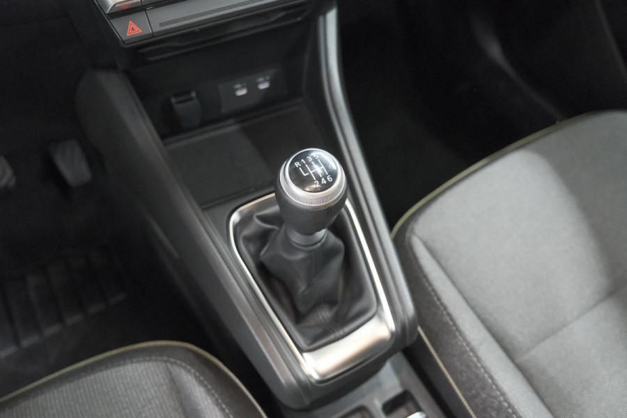 Renault Captur TCe 90 Techno | Nieuw Model | Camera | Navigatie | Apple Carplay | Pack Full Screen | 18 Inch Lichtmetalen Velgen