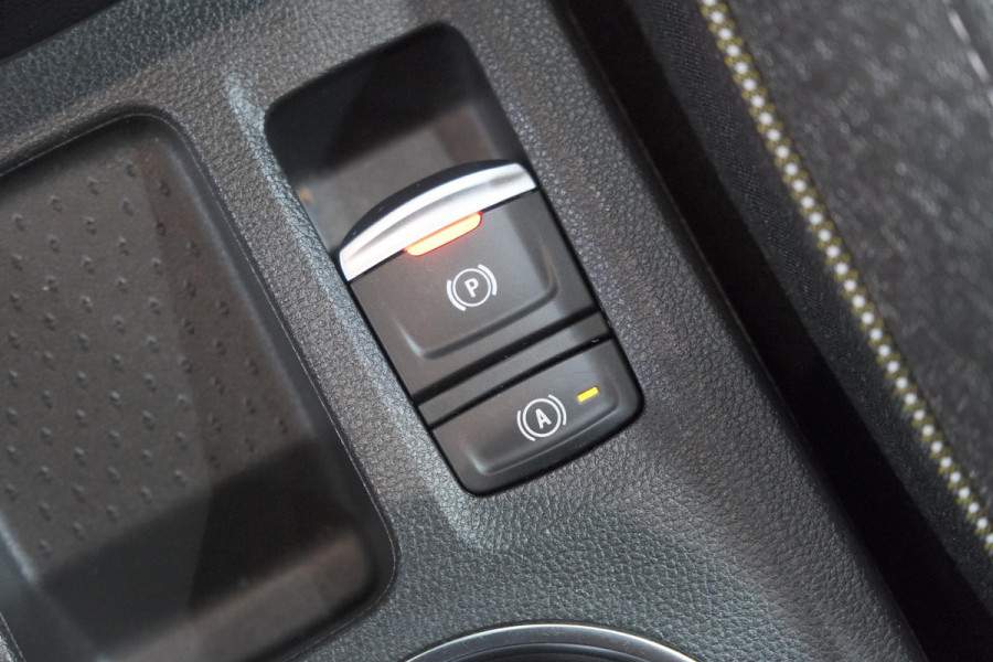 Renault Captur TCe 90 Techno | Nieuw Model | Camera | Navigatie | Apple Carplay | Pack Full Screen | 18 Inch Lichtmetalen Velgen