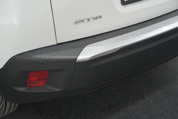 Peugeot 2008 PureTech 102 Allure Pack | Allseason Banden | Parkeersensoren | Apple Carplay