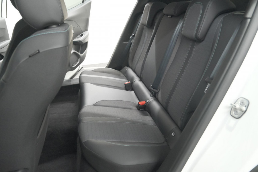 Peugeot 2008 PureTech 102 Allure Pack | Allseason Banden | Parkeersensoren | Apple Carplay