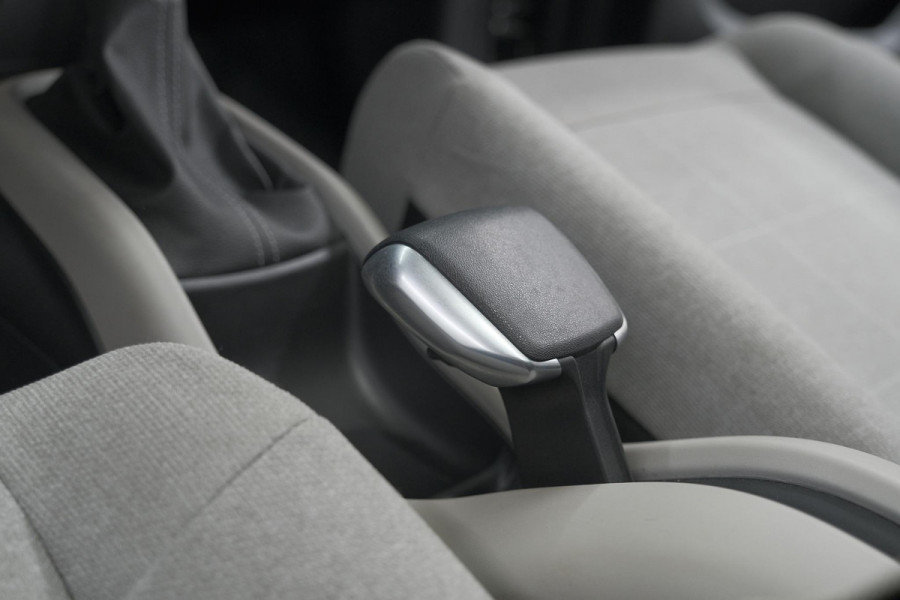 Citroën C3 Aircross PureTech 130 EAT6 S&S Shine | Trekhaak | Camera | Panoramadak | Dodehoekdetectie | Stoelverwarming | HIFI audio systeem