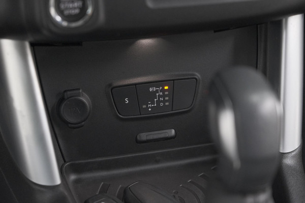 Citroën C3 Aircross PureTech 130 EAT6 S&S Shine | Trekhaak | Camera | Panoramadak | Dodehoekdetectie | Stoelverwarming | HIFI audio systeem