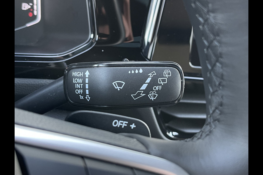 Volkswagen T-Roc 1.5 TSI Style | Pano | CarPlay | ACC | IQ Light | DAB+ | 18 inch