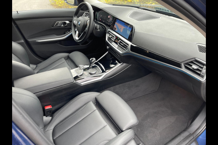 BMW 3 Serie Touring 330e PLUG&HYBRID HEAD-UP SPORTLINE -SHADOW CAMERA LEER NAVI LED-XENON