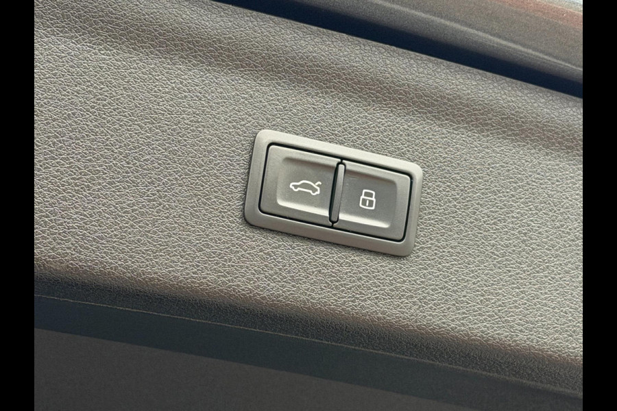 Audi Q3 1.4 TFSI 3x S-Line LED Pano Camera Trekhaak Keyless