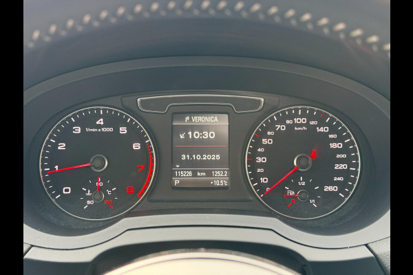 Audi Q3 1.4 TFSI 3x S-Line LED Pano Camera Trekhaak Keyless