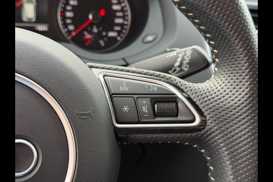 Audi Q3 1.4 TFSI 3x S-Line LED Pano Camera Trekhaak Keyless