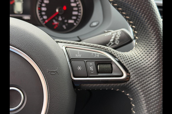 Audi Q3 1.4 TFSI 3x S-Line LED Pano Camera Trekhaak Keyless