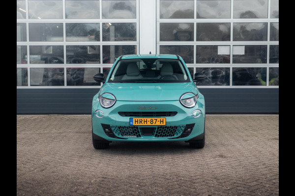 Fiat 600 1.2 Hybrid La Prima | Clima | Adapt. Cruise | Camera | BSM | 18" | Stoelverwarming | Apple Carplay | Elektr. A-Klep